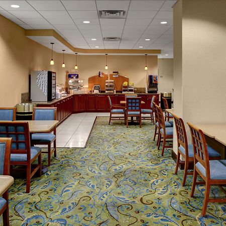 Holiday Inn Express - Richmond Downtown By Ihg Экстерьер фото