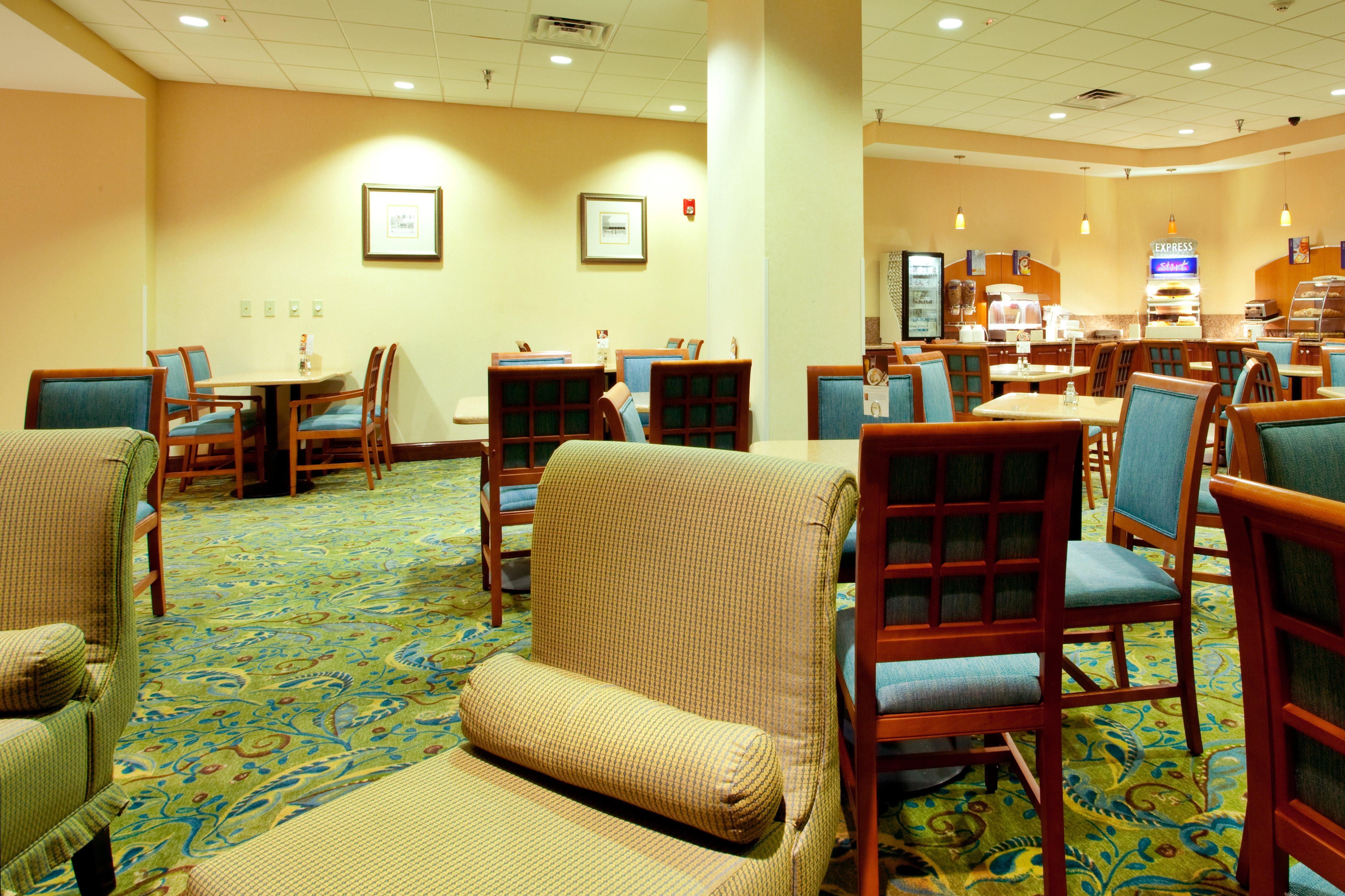 Holiday Inn Express - Richmond Downtown By Ihg Экстерьер фото